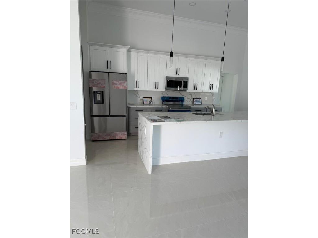 2005 NW 18th Street Cape Coral FL 33993 2025011494 image4