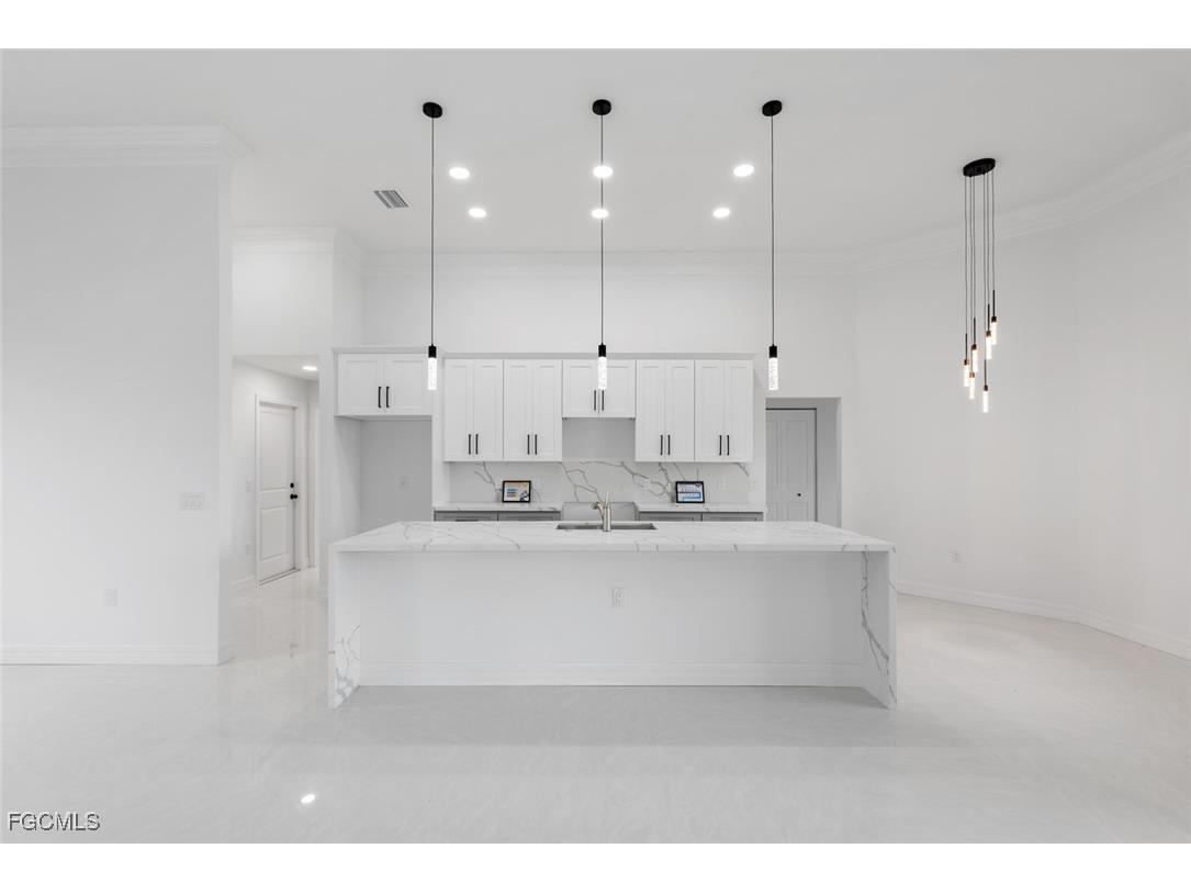 2005 NW 18th Street Cape Coral FL 33993 2025011494 image9