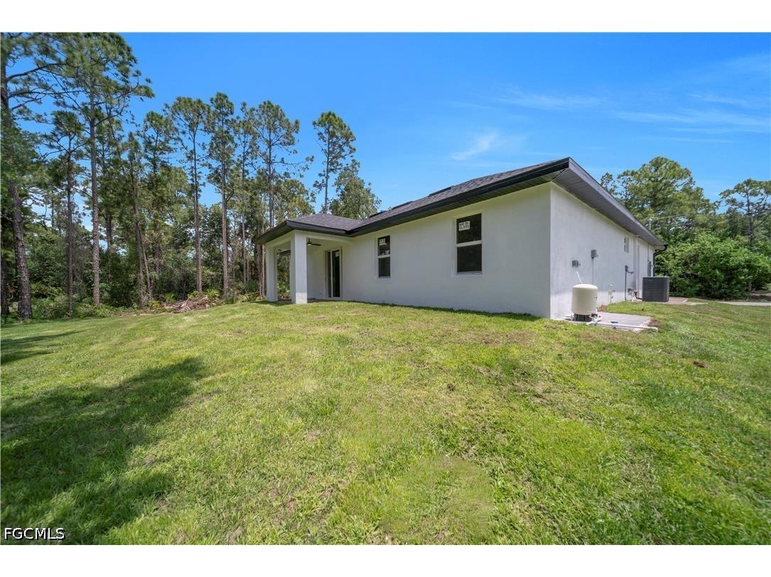 2005 Robert Avenue Alva FL 33920 2026020535 image28