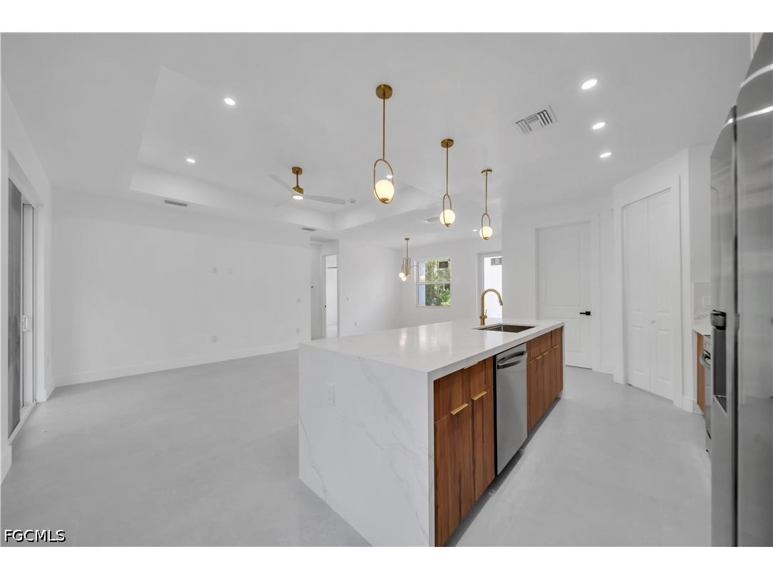 2005 Robert Avenue Alva FL 33920 2026020535 image8