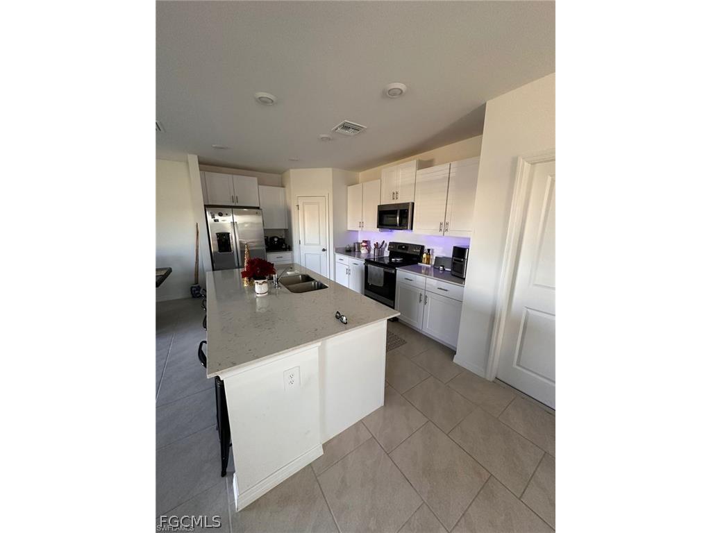20050 Caroline Creek Place Lehigh Acres FL 33974 2026012055 image4