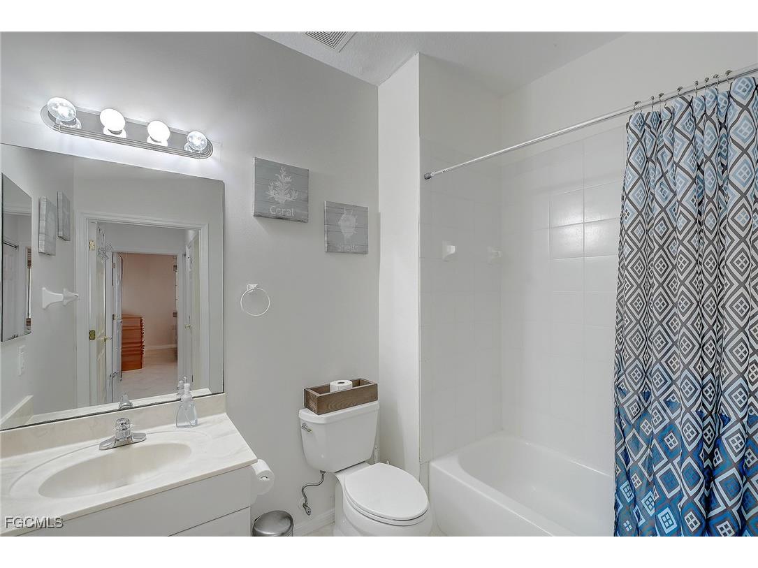 20051 Sanibel View Circle #303 Fort Myers FL 33908 2025009676 image8