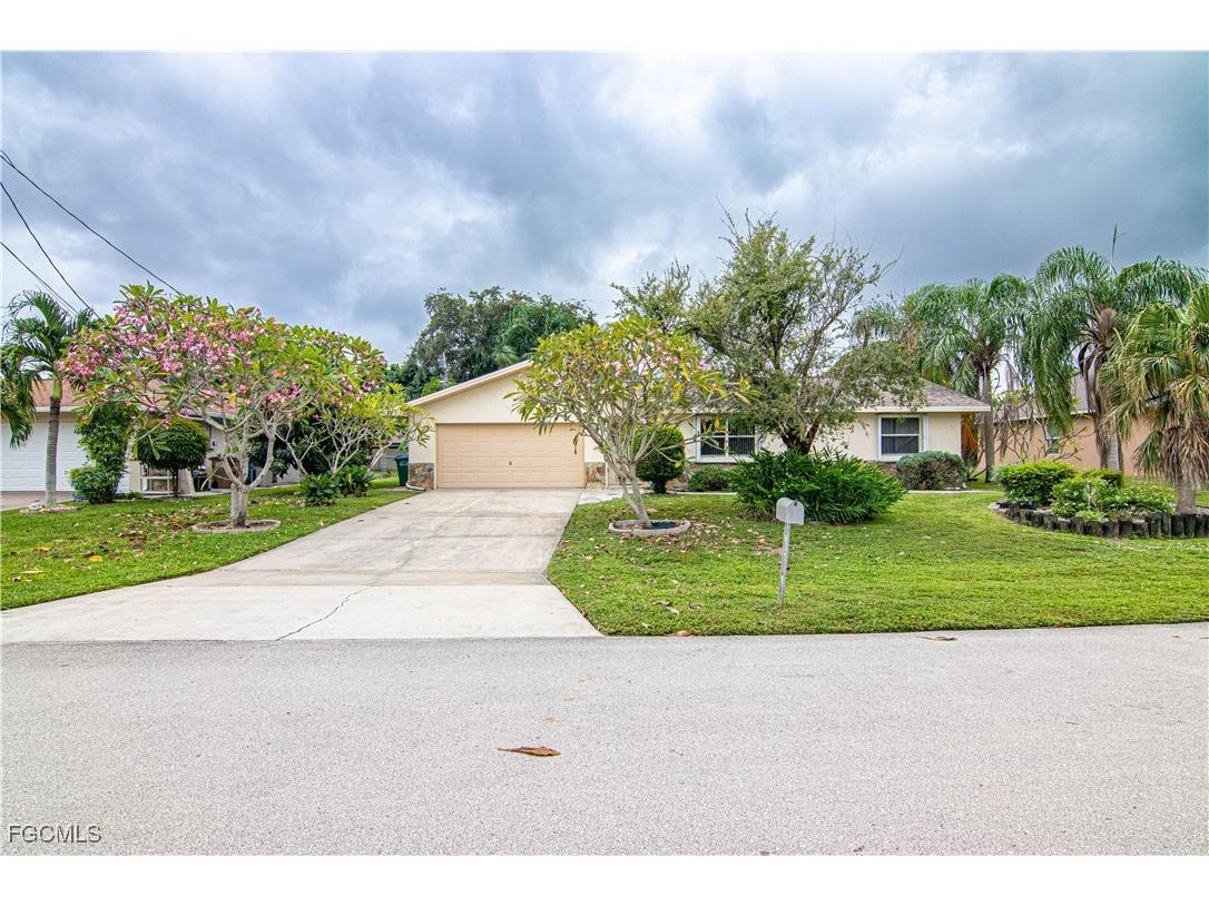2006 SE 12th Street Cape Coral FL 33990 2025014723 image1