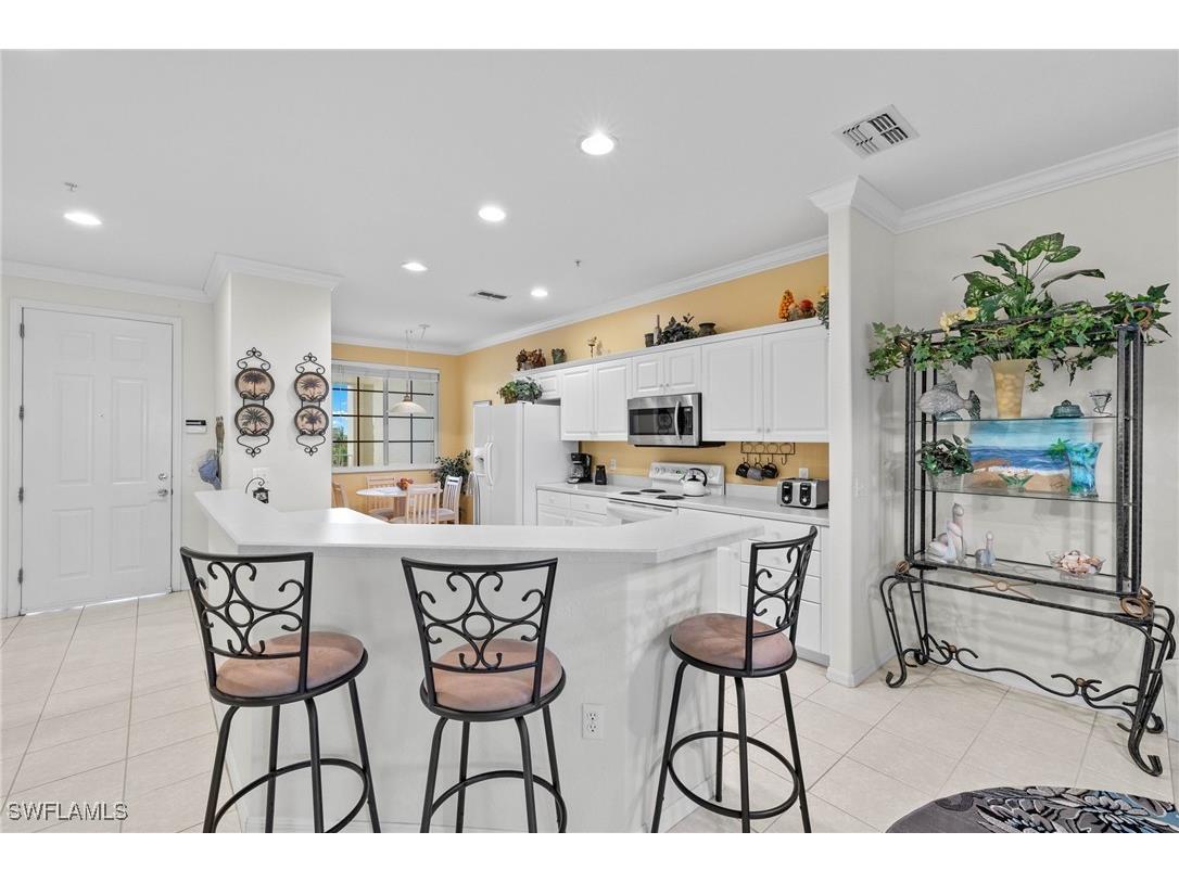 20061 Sanibel View Circle #203 Fort Myers FL 33908 225084985 image4