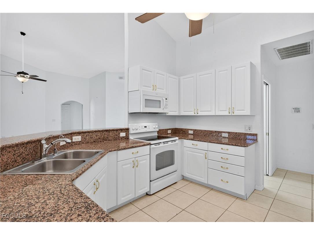 2007 SW 43rd Terrace Cape Coral FL 33914 2025016823 image10