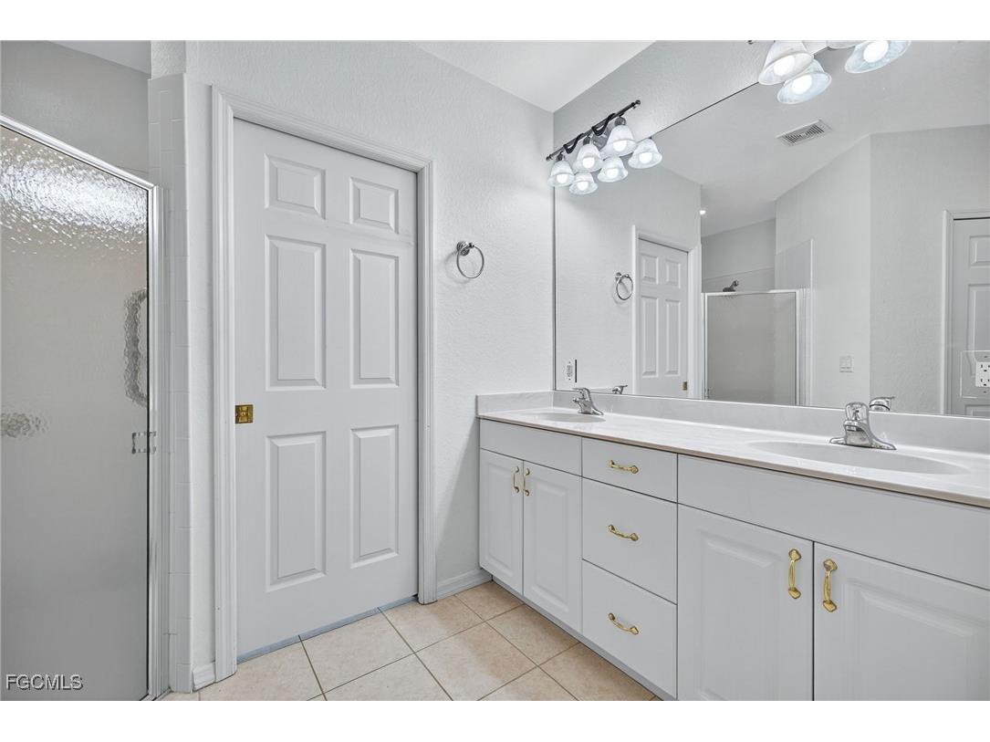 2007 SW 43rd Terrace Cape Coral FL 33914 2025016823 image14