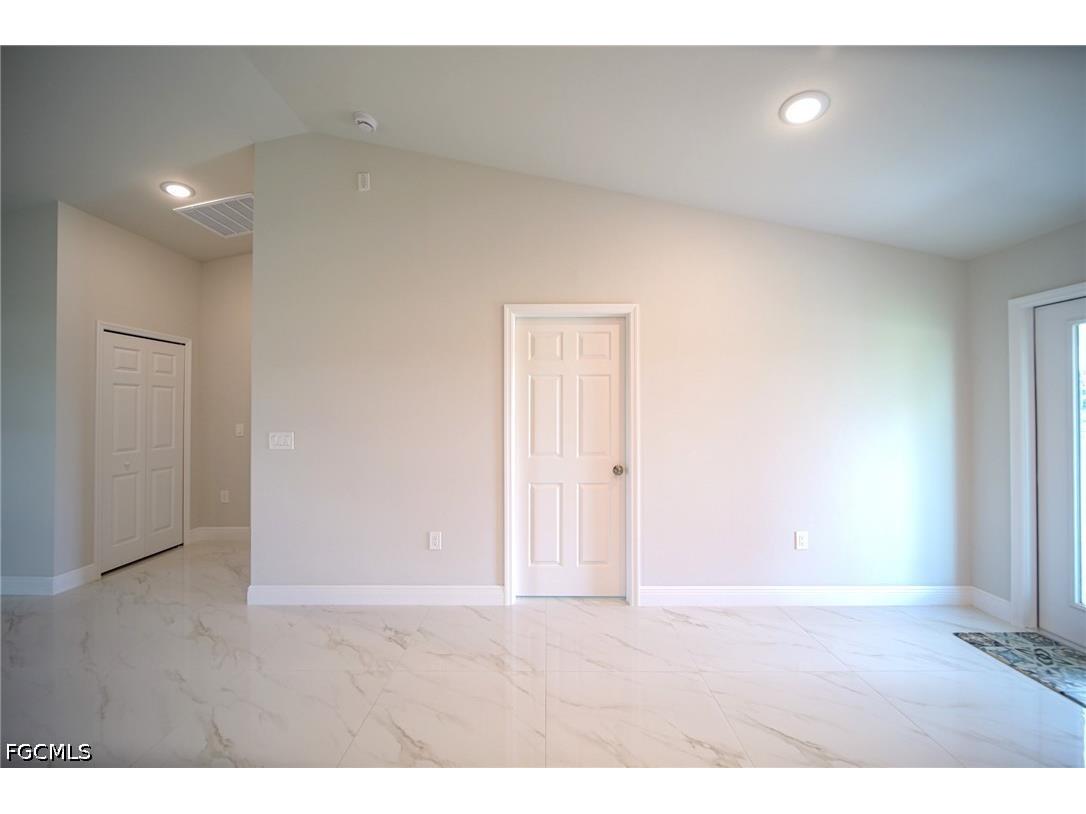 2007 Voss Court Lehigh Acres FL 33972 2026015842 image9
