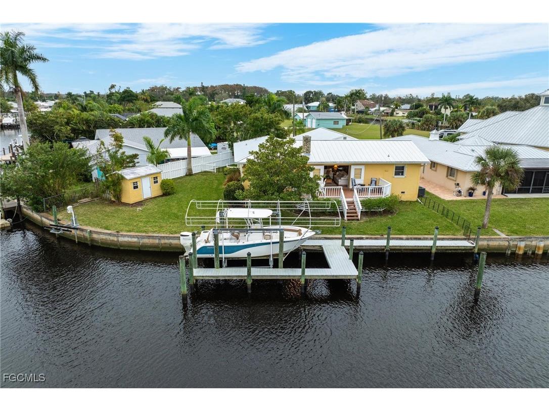 2008 Aruba Avenue Fort Myers FL 33905 2026000749 image1