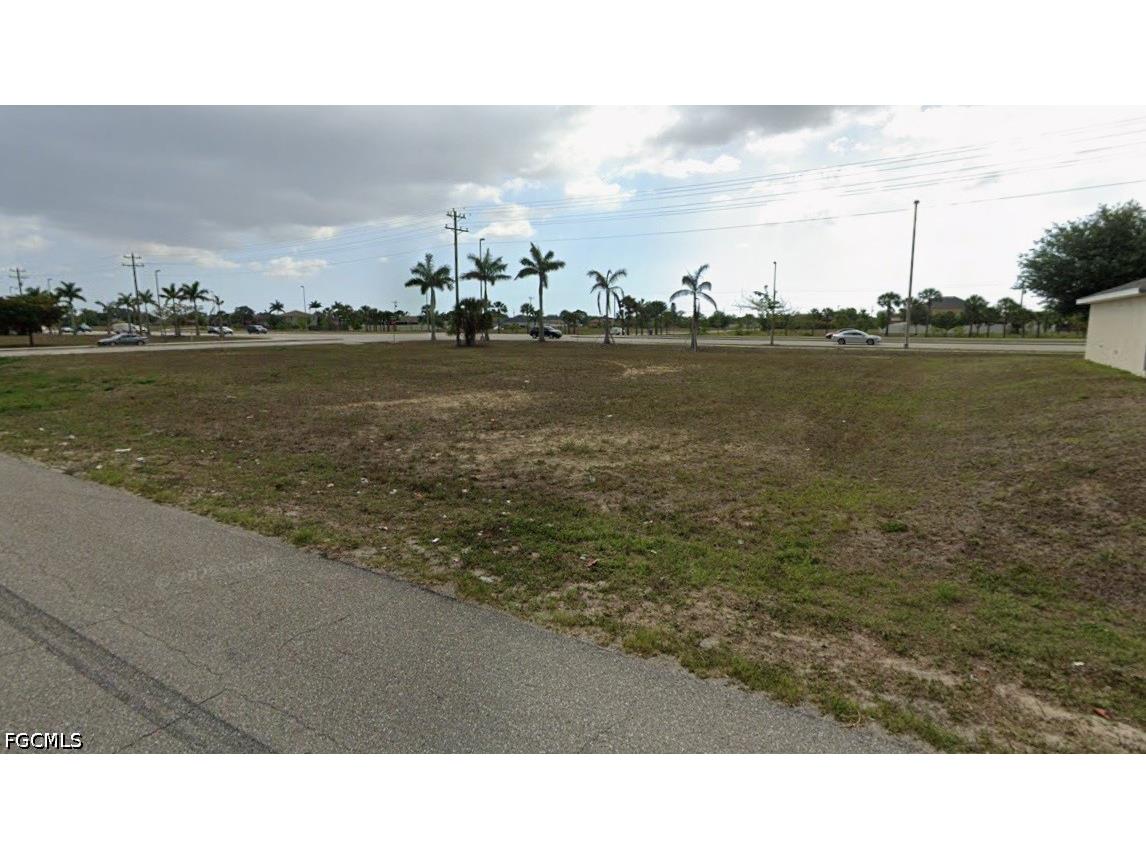 2008 NE 16th Place Cape Coral FL 33909 2026017019 image1