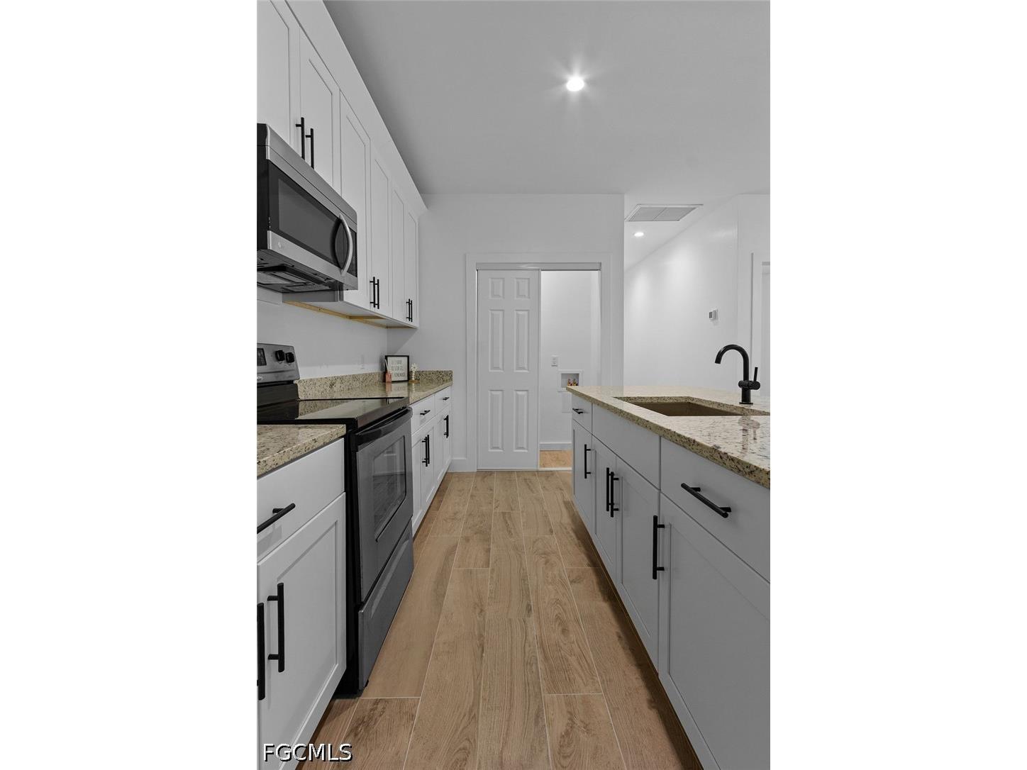 2008 Robert Avenue Alva FL 33920 2026031596 image12