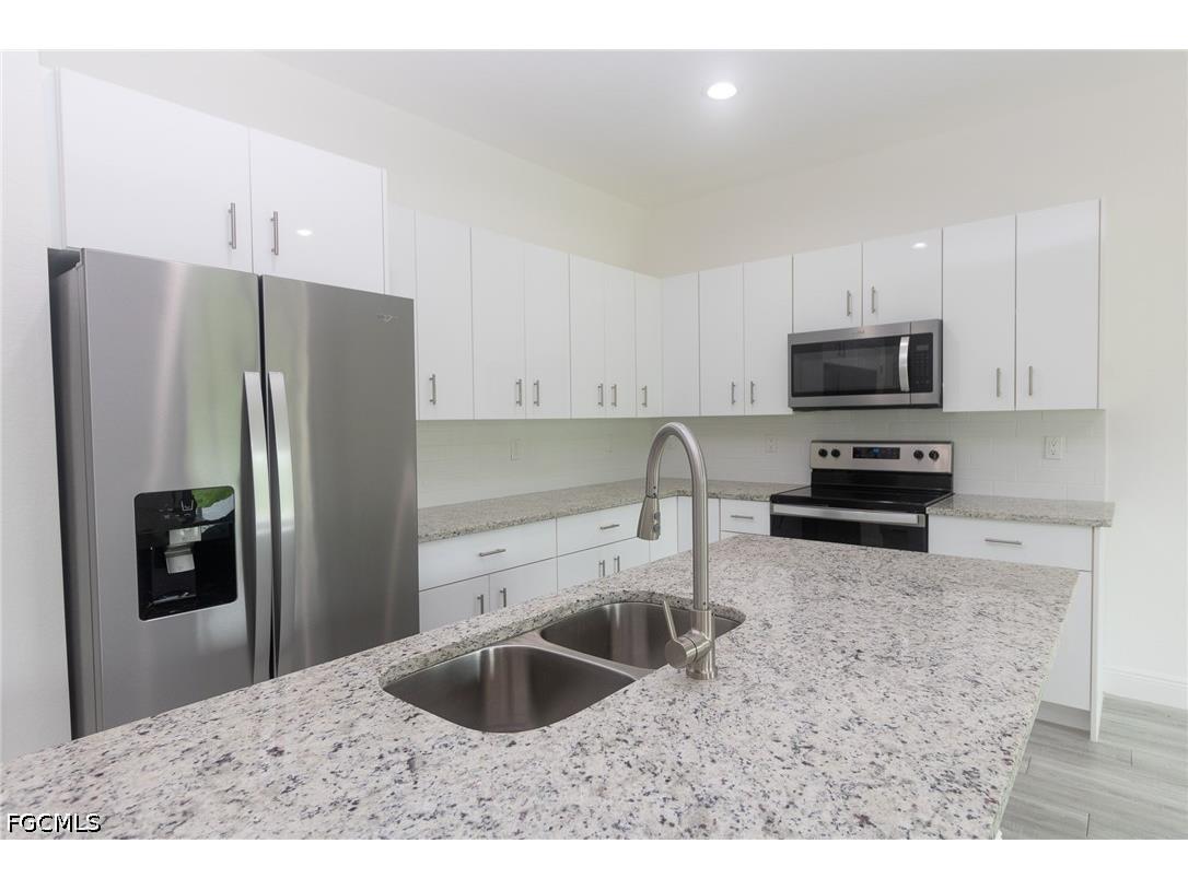 2009 Inglewood Circle Labelle FL 33935 2026012964 image1