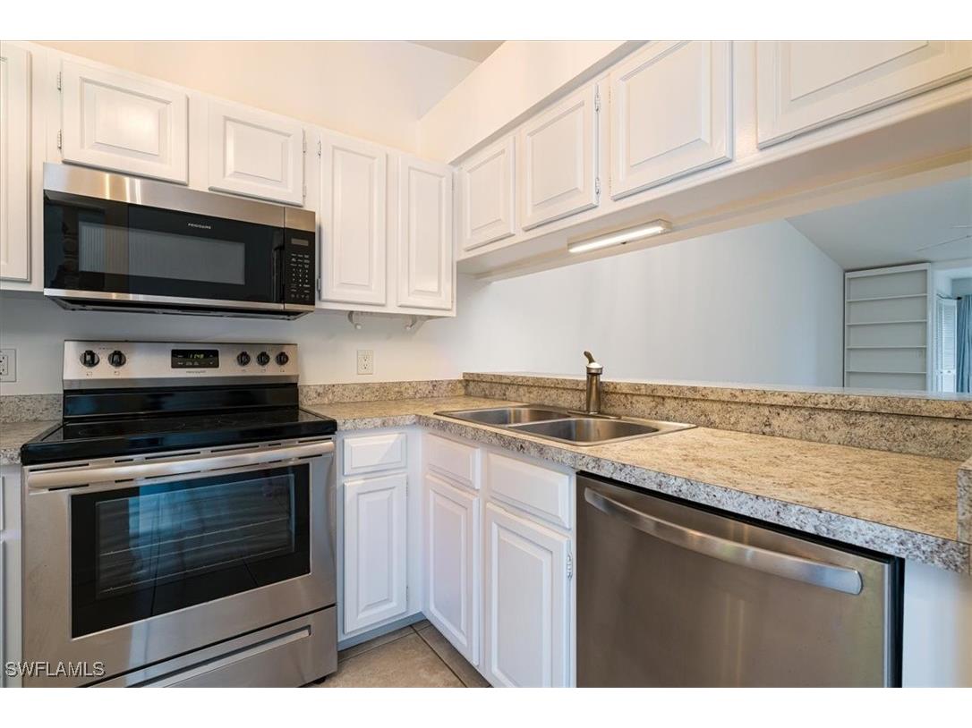 2009 Pine Isle Lane #2009 Naples FL 34112 225078909 image4