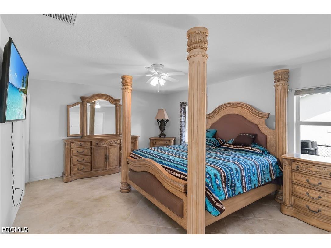 2009 SW 36th Terrace Cape Coral FL 33914 2026014245 image17