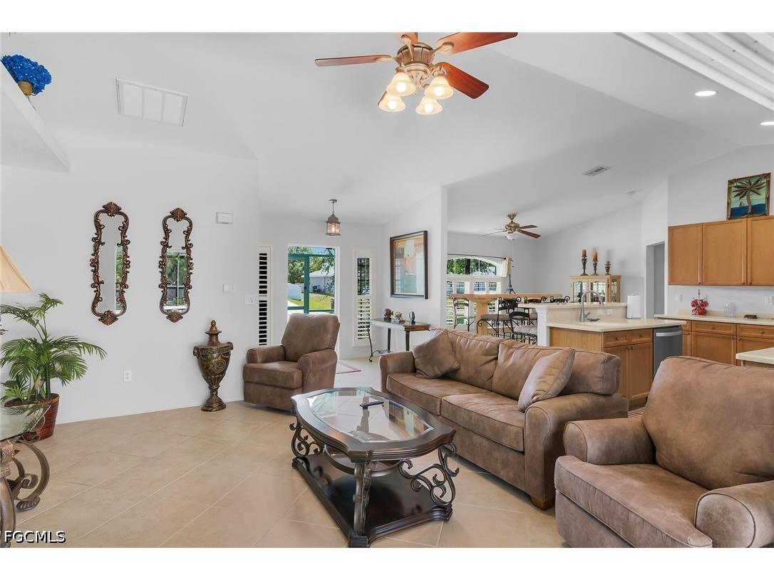 2009 SW 36th Terrace Cape Coral FL 33914 2026014245 image5