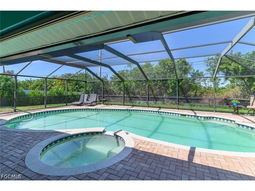 2009 SW 36th Terrace Cape Coral FL 33914 2026014245 image8