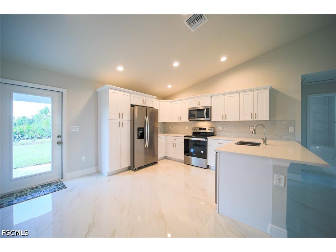 2009 Voss Court Lehigh Acres FL 33972 2026015839 image2