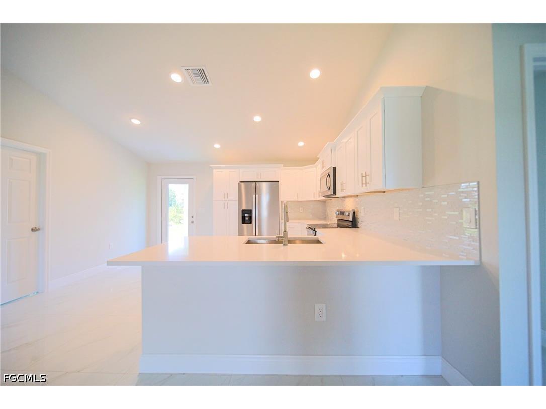 2009 Voss Court Lehigh Acres FL 33972 2026015839 image5