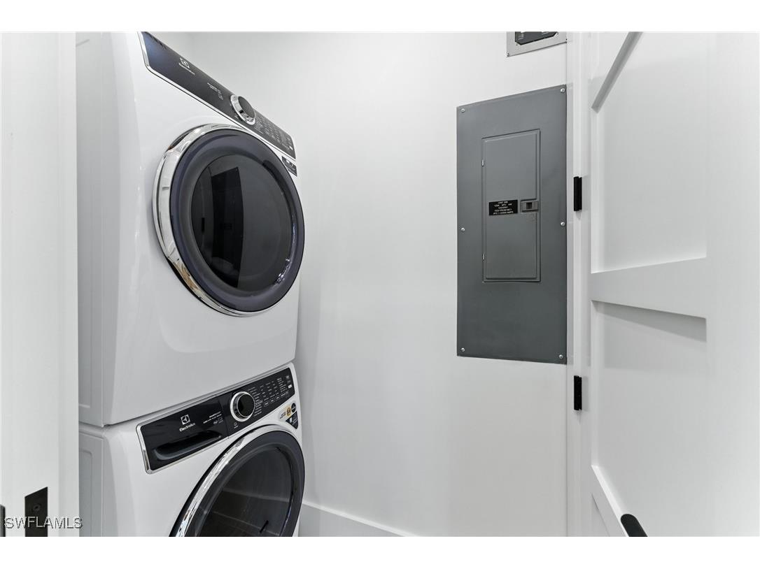 201 8th Street S #208 Naples FL 34102 225056174 image37