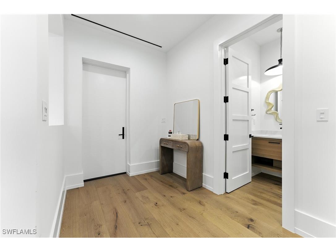 201 8th Street S #208 Naples FL 34102 225056174 image38