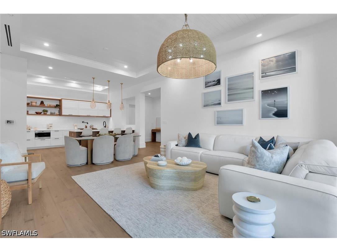 201 8th Street S #208 Naples FL 34102 226019627 image1