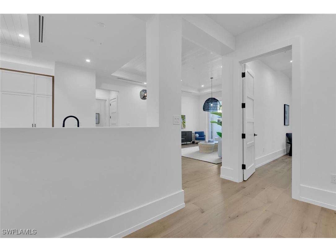 201 8th Street S #209 Naples FL 34102 225082885 image2