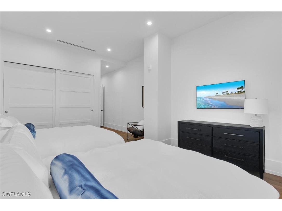 201 8th Street S #209 Naples FL 34102 225082885 image20