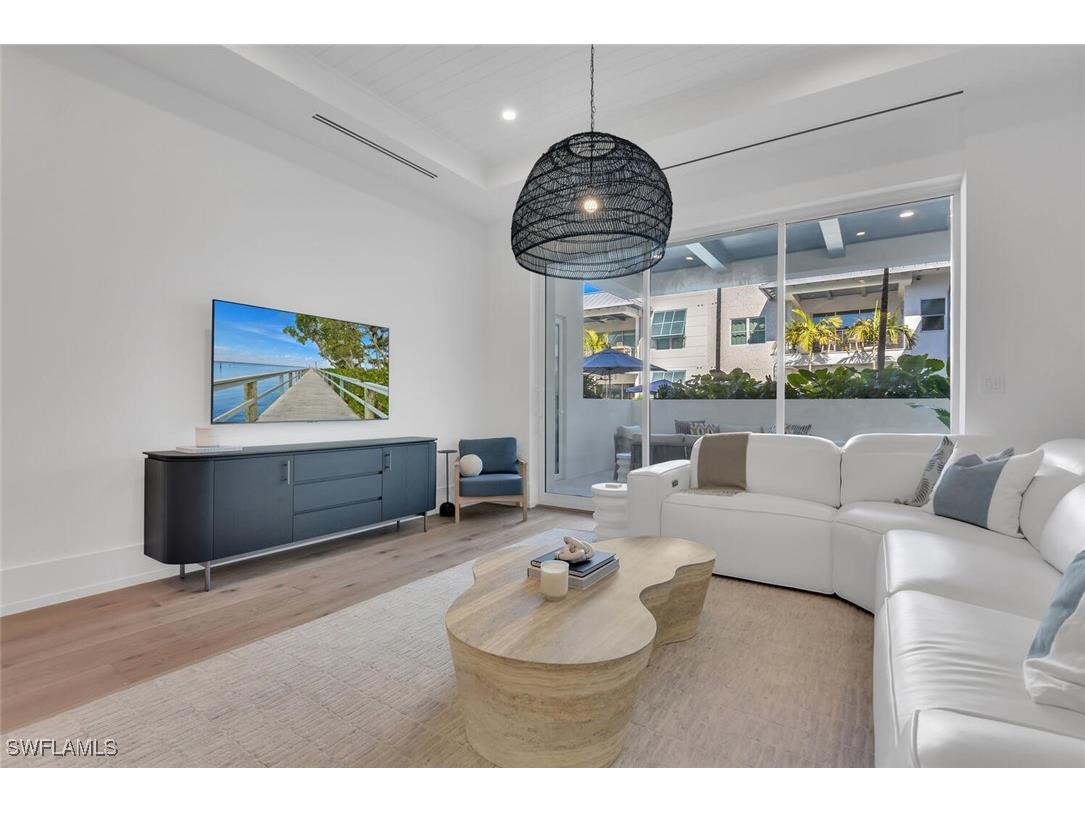 201 8th Street S #209 Naples FL 34102 225082885 image5