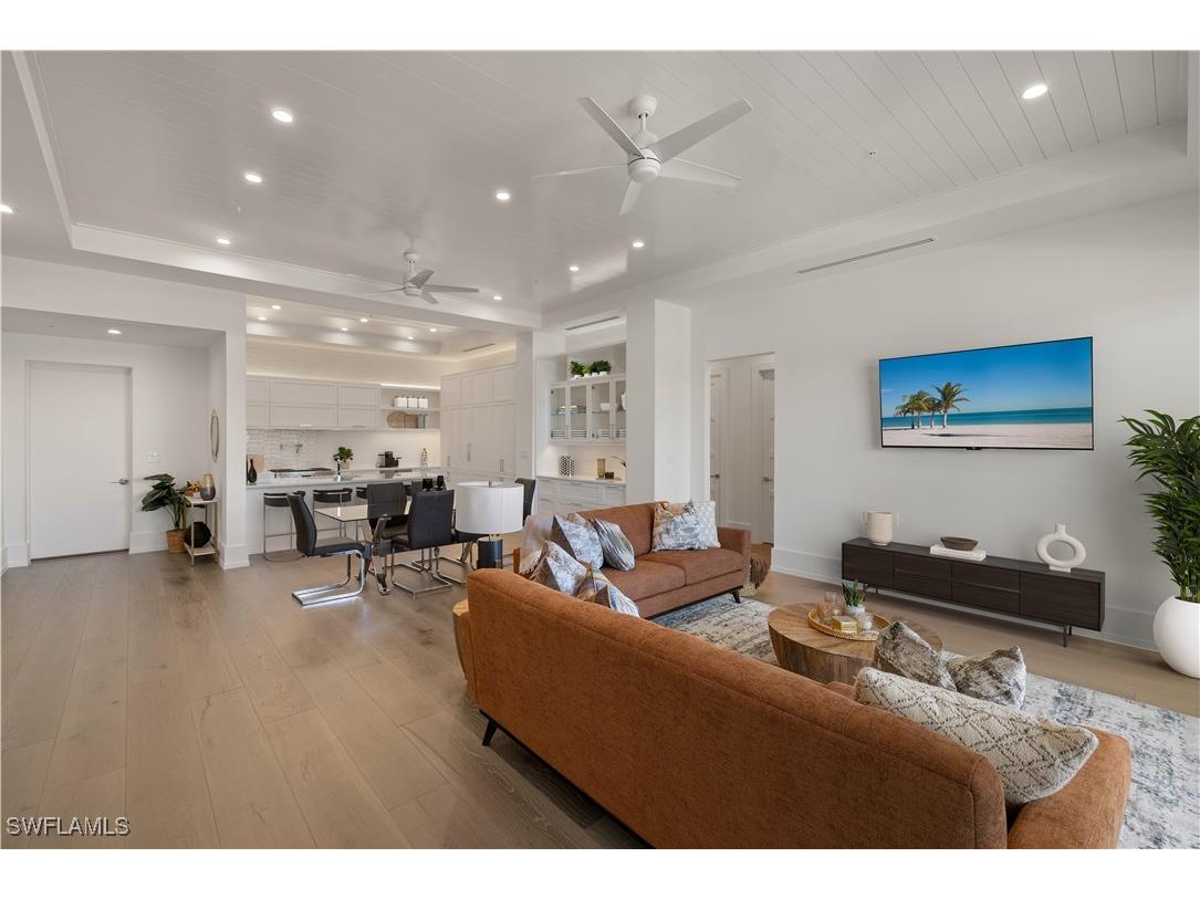 201 8th St S #104 Naples FL 34102 225075632 image2