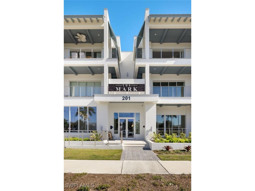 201 8th St S #104 Naples FL 34102 225075632 image35