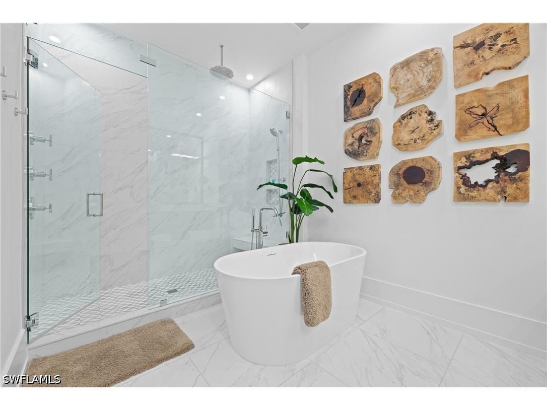 201 8th St S #310 Naples FL 34102 226018539 image17