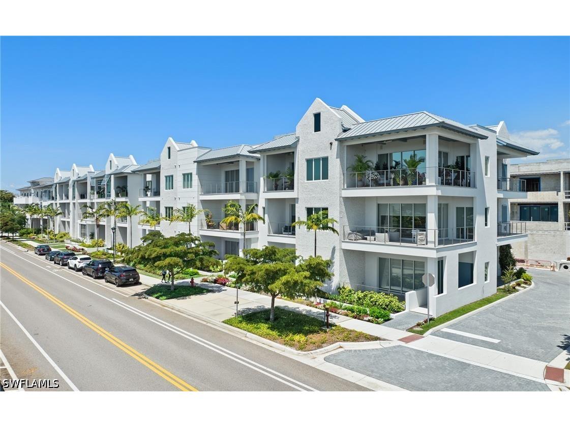 201 8th St S #310 Naples FL 34102 226018539 image39