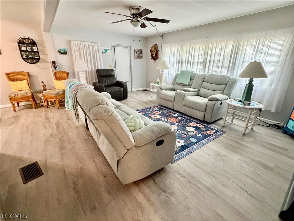 201 Captains Walk North Fort Myers FL 33917 2026012001 image8