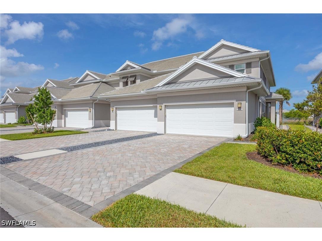 201 Indies Drive E #102 Naples FL 34114 226023530 image1