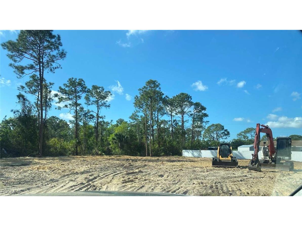 201 Irving Avenue N Lehigh Acres FL 33971 2025015287 image1