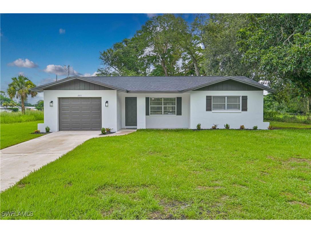 201 Lincoln Avenue Lehigh Acres FL 33936 224065015 image1