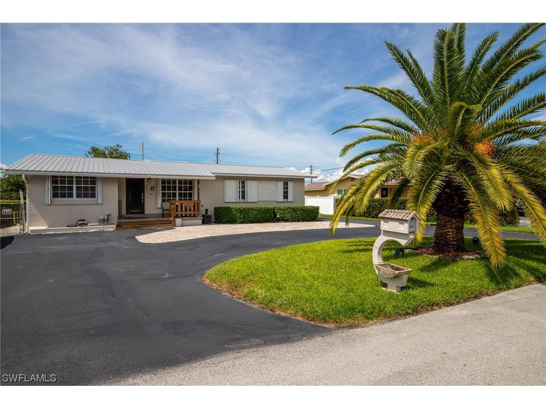 201 NW K Avenue Belle Glade FL 33430 223055757 image1