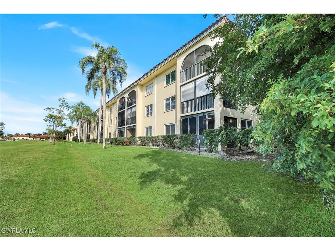 201 Quail Forest Boulevard #101 Naples FL 34105 225082763 image1