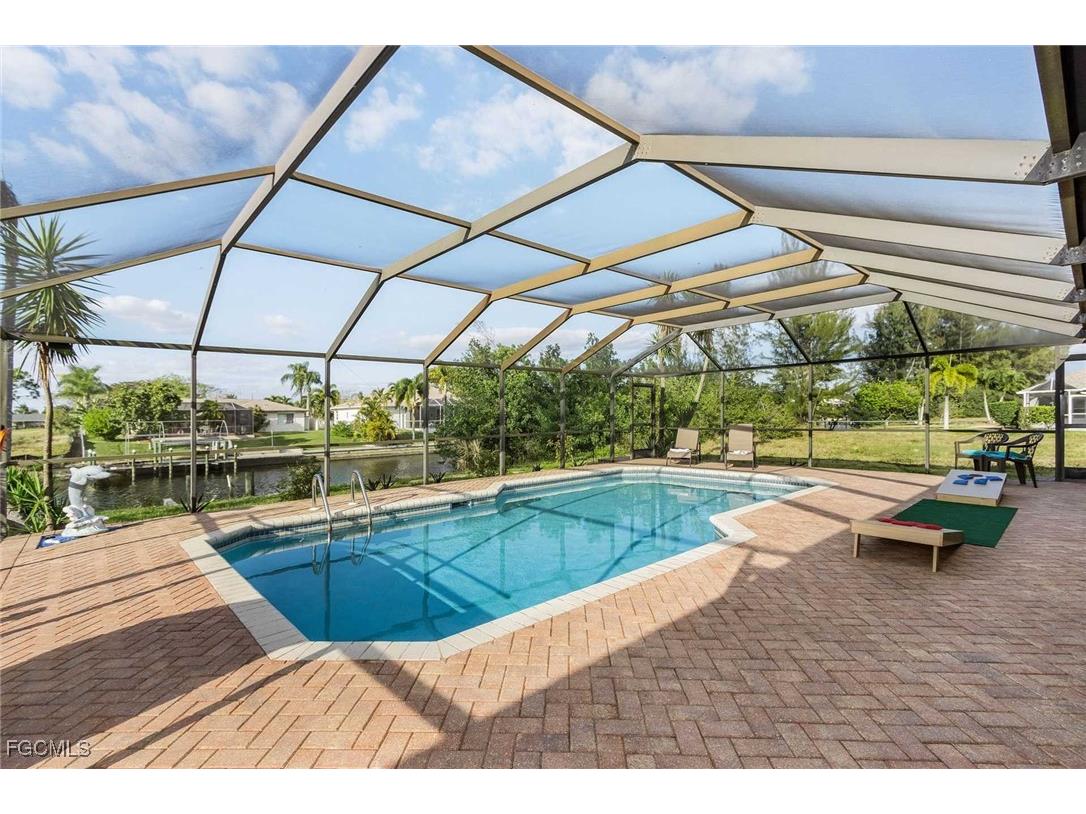201 SE 28th Terrace Cape Coral FL 33904 2025010086 image2