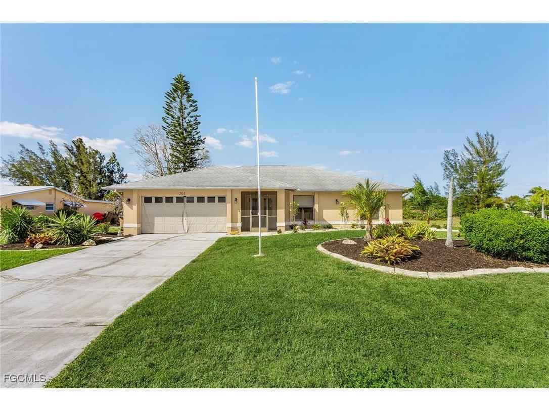 201 SE 28th Terrace Cape Coral FL 33904 2025010086 image5