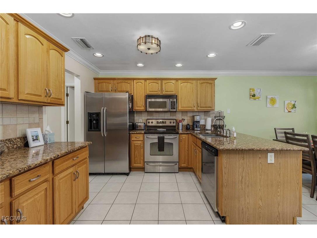 201 SE 28th Terrace Cape Coral FL 33904 2025010086 image7