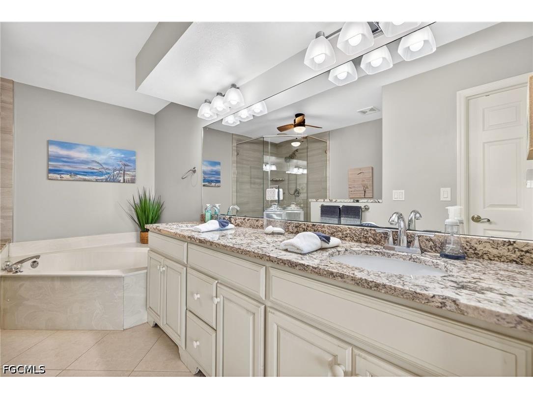 201 Vintage Bay Drive #B10 Marco Island FL 34145 2026018492 image10