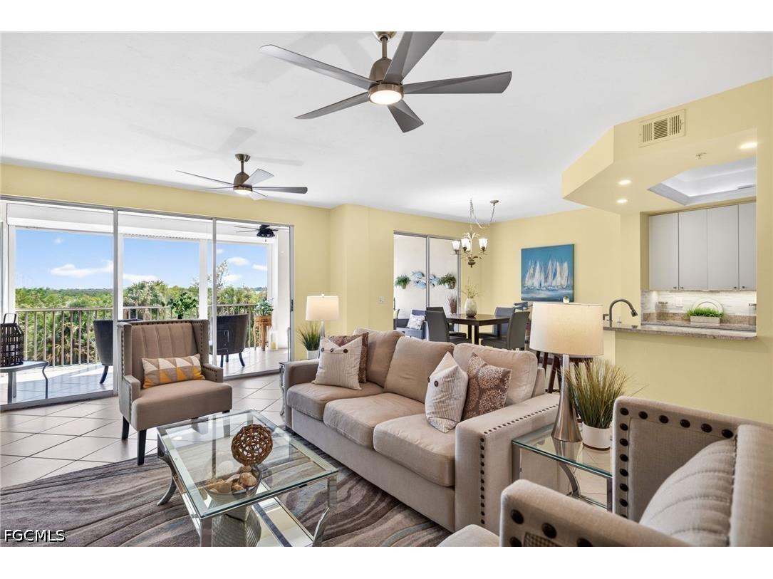 201 Vintage Bay Drive #B10 Marco Island FL 34145 2026018492 image3