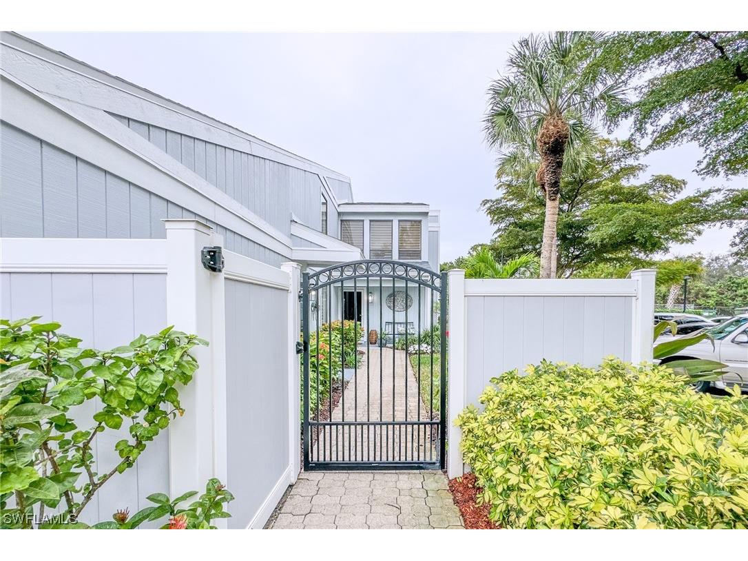 201 Woodshire Lane Naples FL 34105 224002490 image1