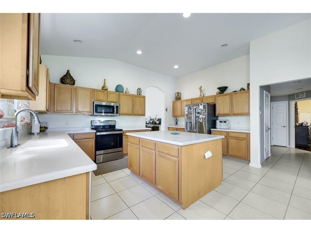 2010 Fairmont Lane Naples FL 34120 226023887 image10