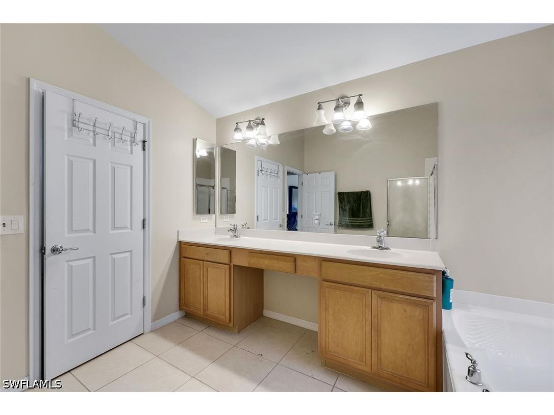 2010 Fairmont Lane Naples FL 34120 226023887 image18