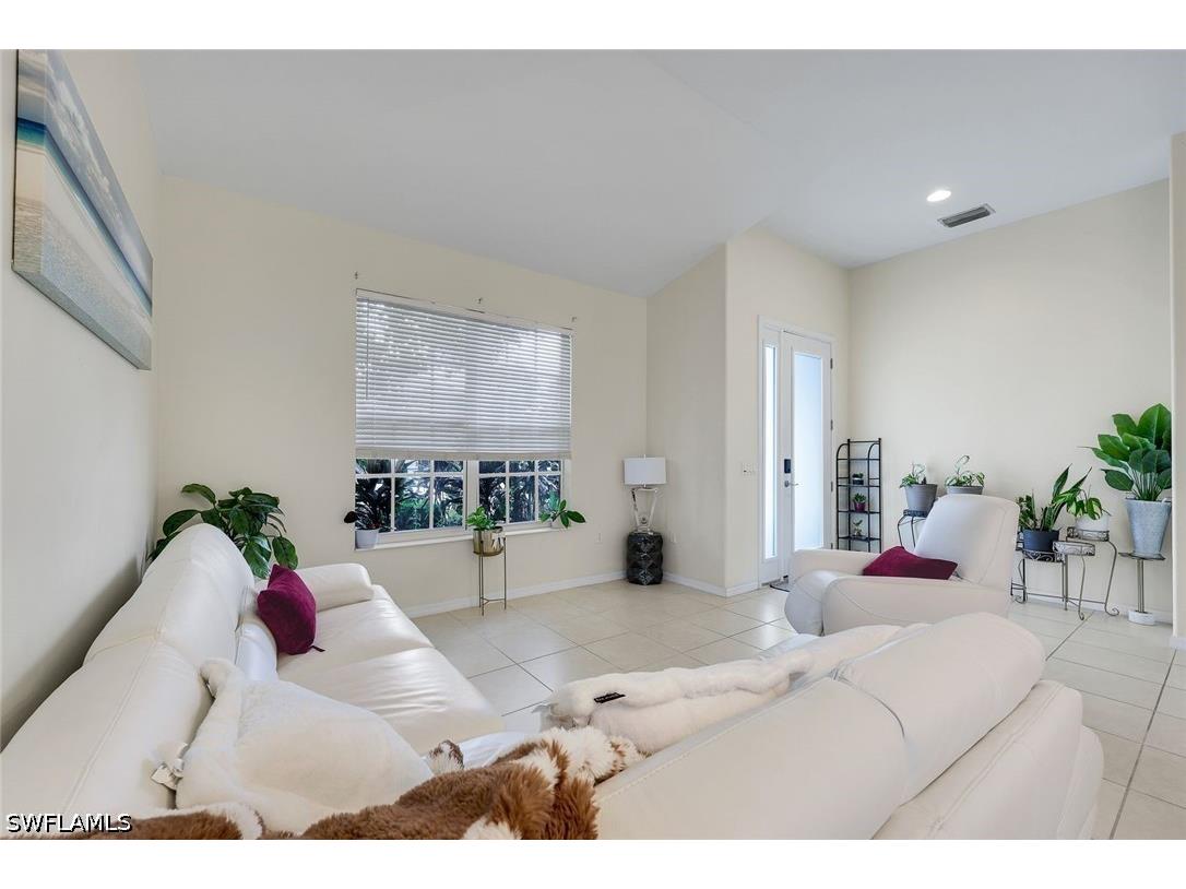 2010 Fairmont Lane Naples FL 34120 226023887 image3