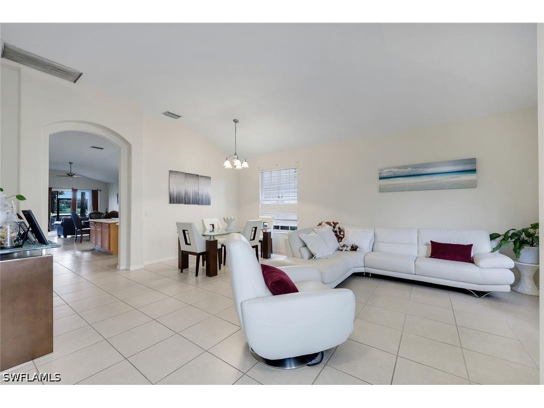 2010 Fairmont Lane Naples FL 34120 226023887 image4