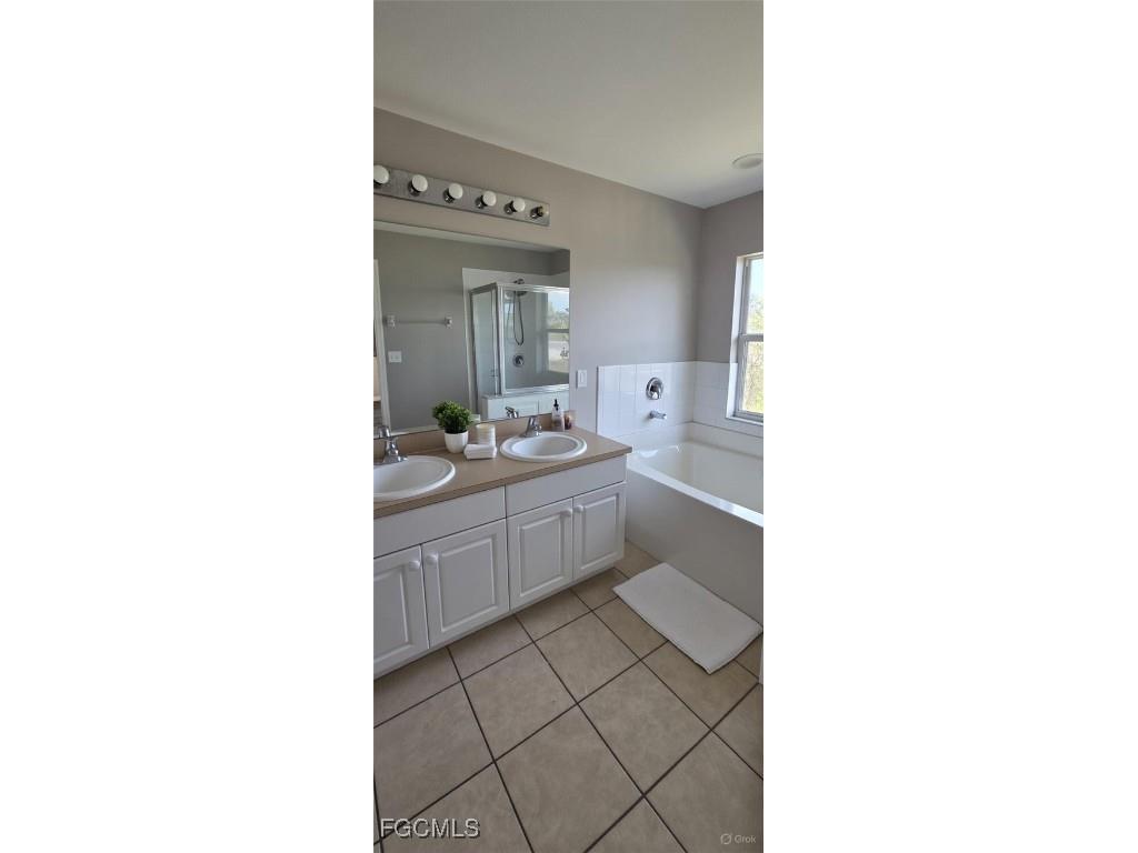 2010 Kismet Parkway W Cape Coral FL 33993 2025025780 image20