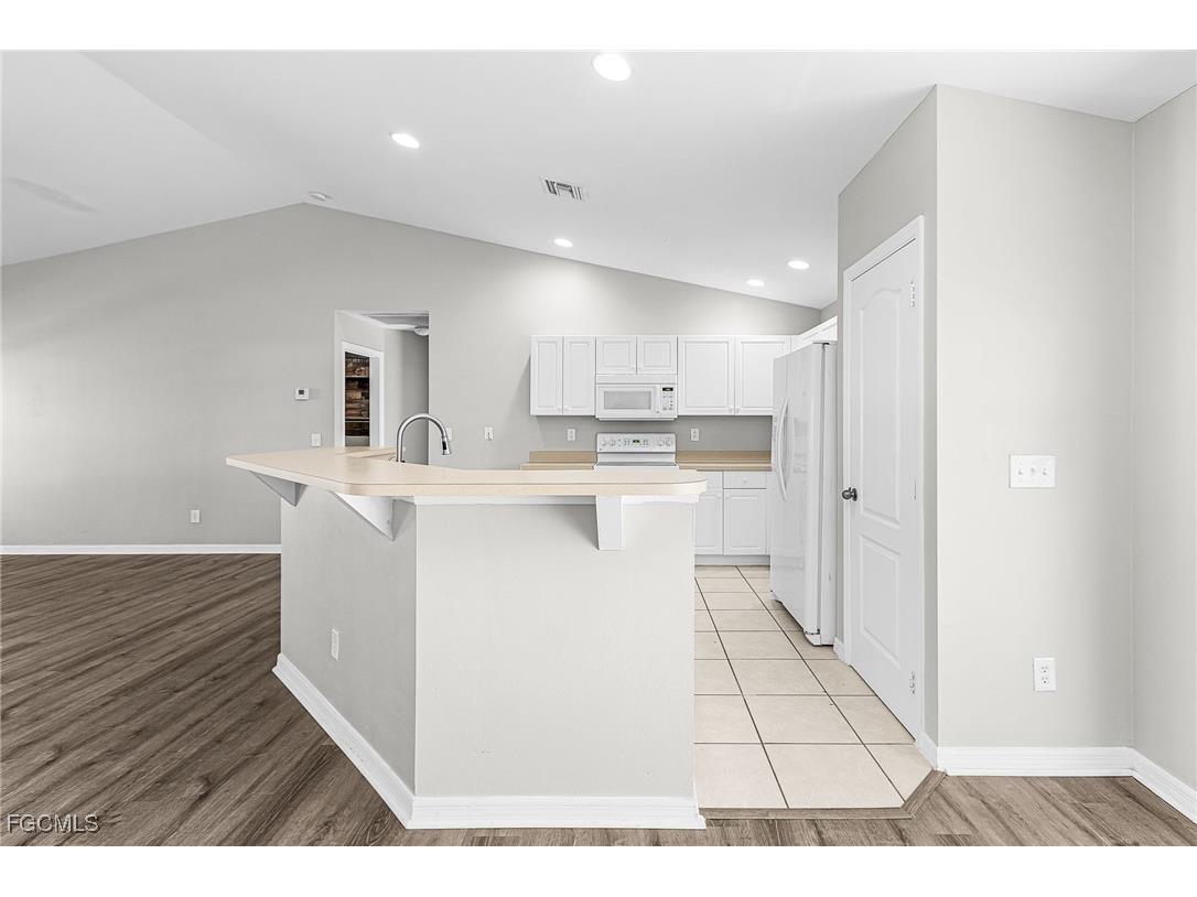 2010 Kismet Parkway W Cape Coral FL 33993 2025025780 image31