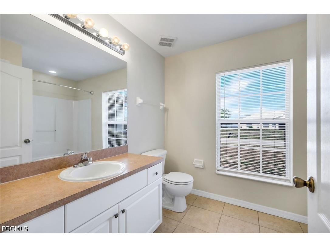 2010 NE 13th Place Cape Coral FL 33909 2026020396 image20